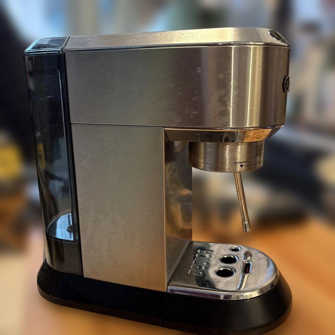 デロンギ エスプレッソメーカーEC885JMメタルシルバー