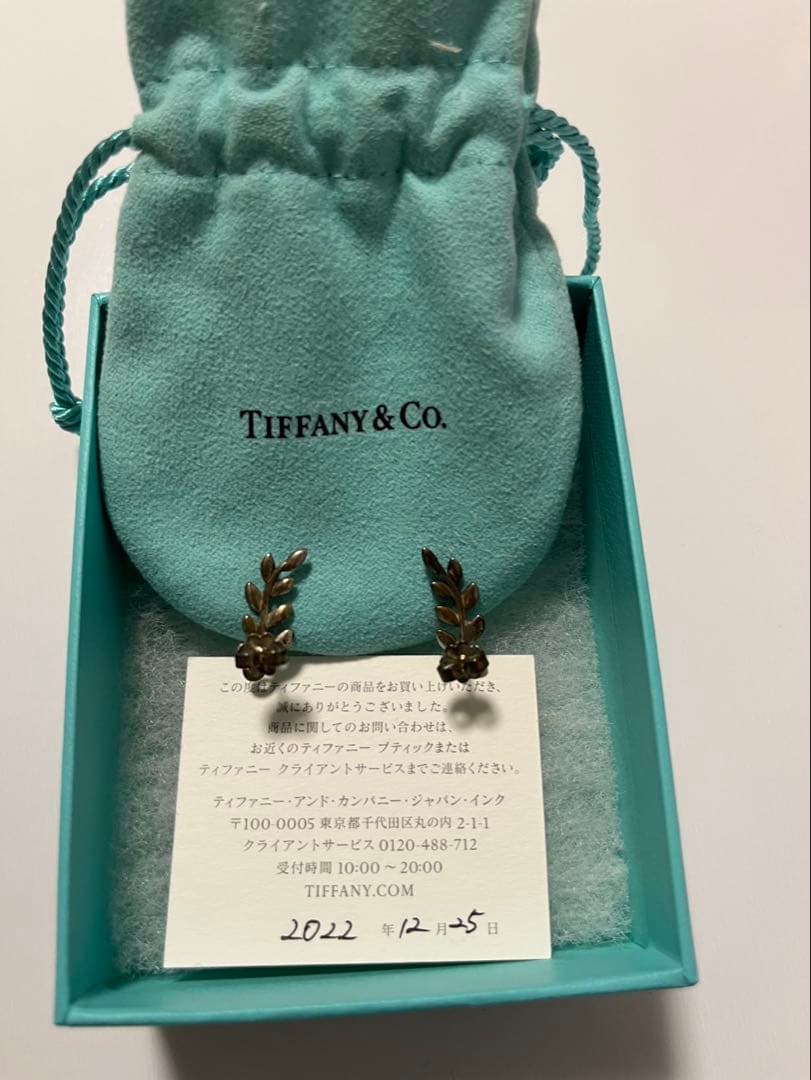 ⭐︎なっちゃん⭐︎ Tiffany & Co. 葉モチーフ ピアス