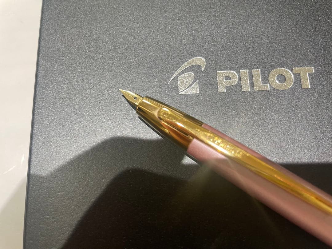 PILOT キャップレスデシモ メタリックピンク EF