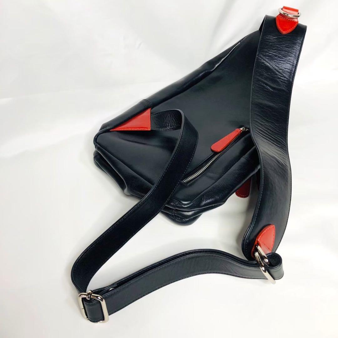 ボディ バッグ スティングレイ レザー 高級 エイ革 黒赤BG05 44332