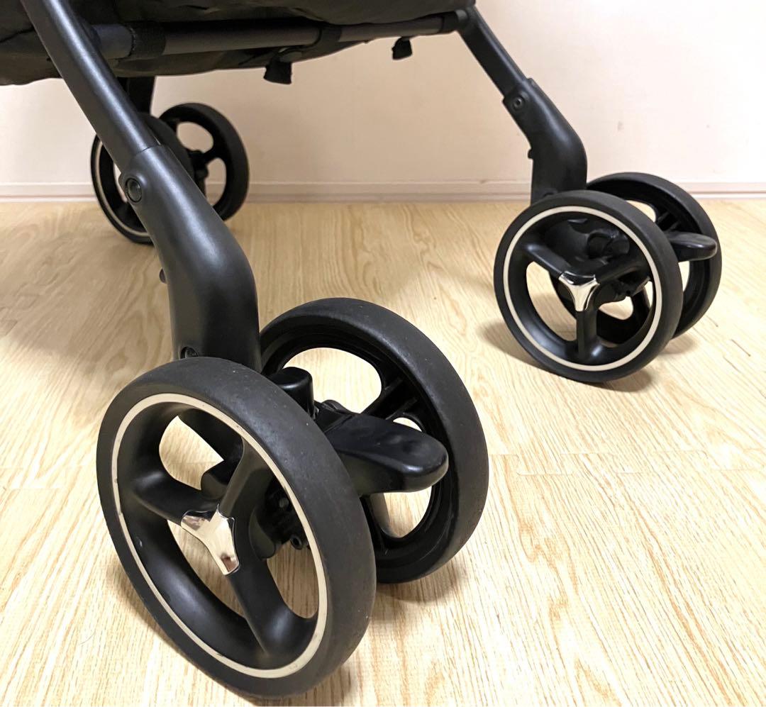 美品 送料無料 アップリカ マジカルエアーフリー 4輪フリー B型ベビーカー