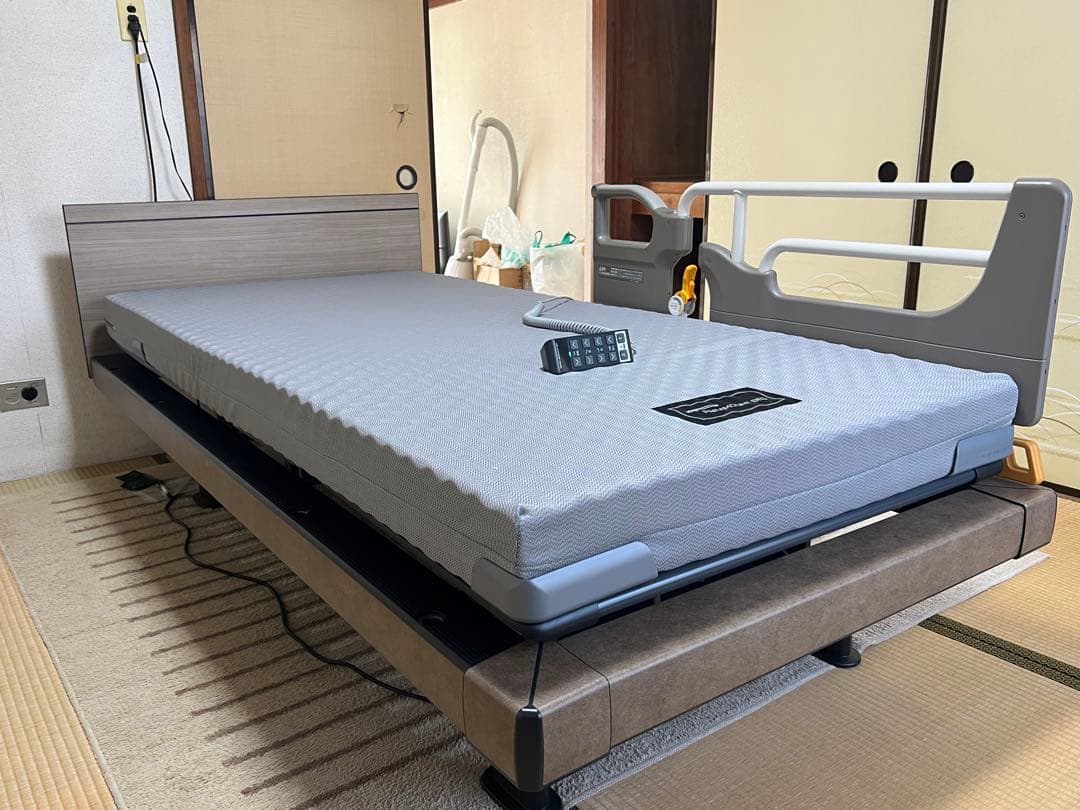 【美品】パラマウントベッド インタイム1000 3モーター高さ調整機能付き介護