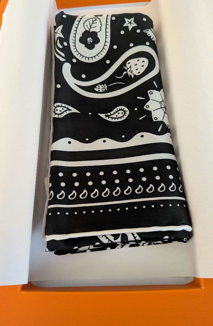 エルメス　シルクバンダナ　ロデオ　デ　フルーツ