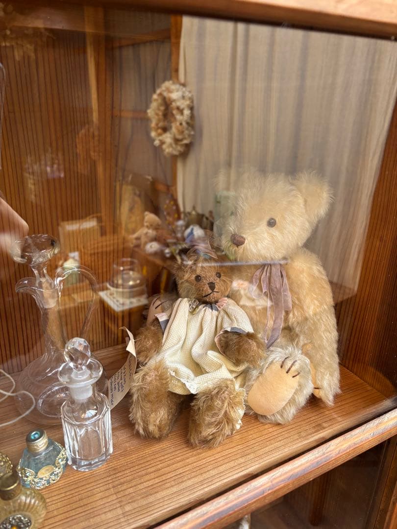 日本の古家具 ゆらガラス 戸棚 飾り棚 コレクションケース 本棚 古道具