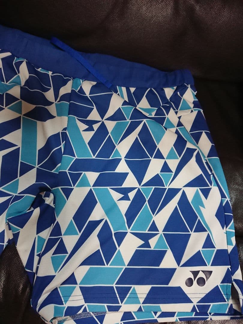 人気抜群。幾何学模様のスポーツパンツ