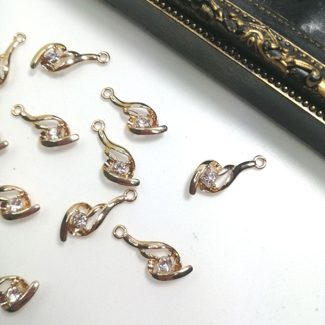 No. 2887 ダイヤ 金属 チャーム パーツ 30個
