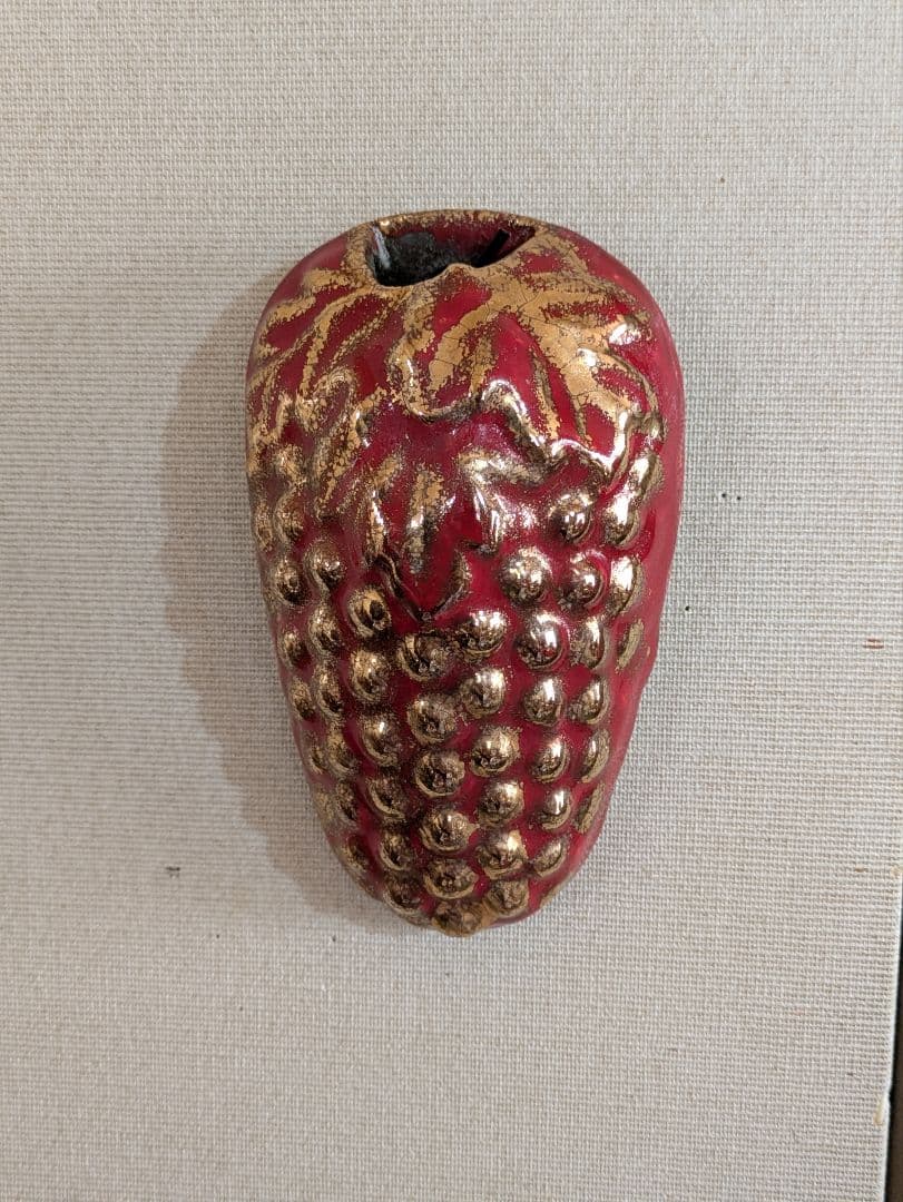 【真　作】上野焼、高鶴元作、『金彩葡萄型掛花入』、銘「元・GK」有、共布、共箱、