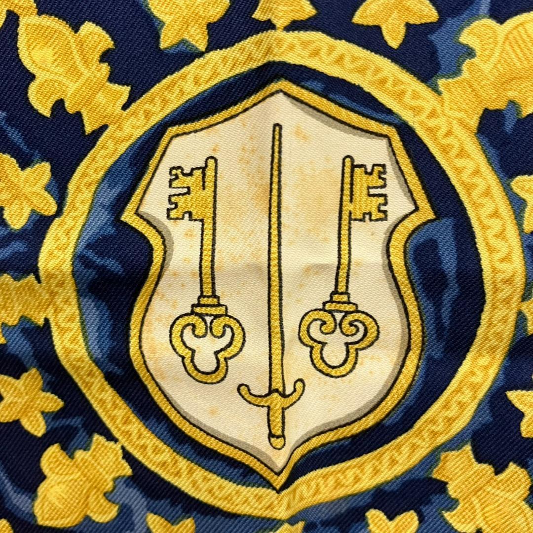 エルメス　カレ90 スカーフ LES CLES 鍵柄 シルク100％ ブルー系