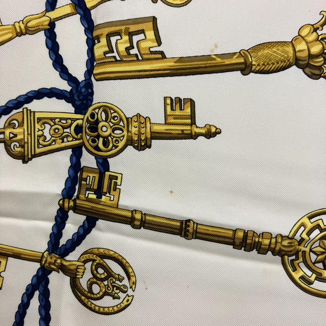 エルメス　カレ90 スカーフ LES CLES 鍵柄 シルク100％ ブルー系