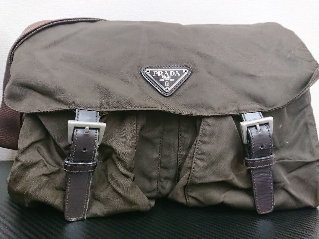 B プラダ PRADA ナイロン メッセンジャーバッグ カーキ ダークブラウン