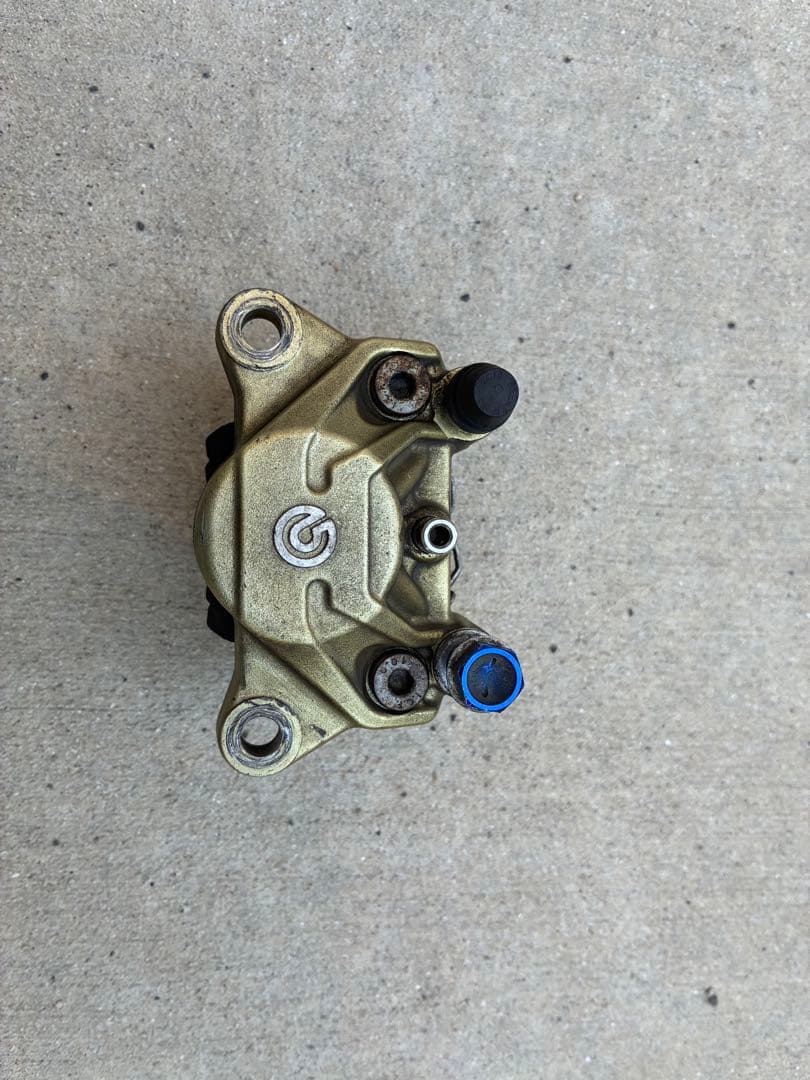 ブレンボ84m キャリパー　新カニ