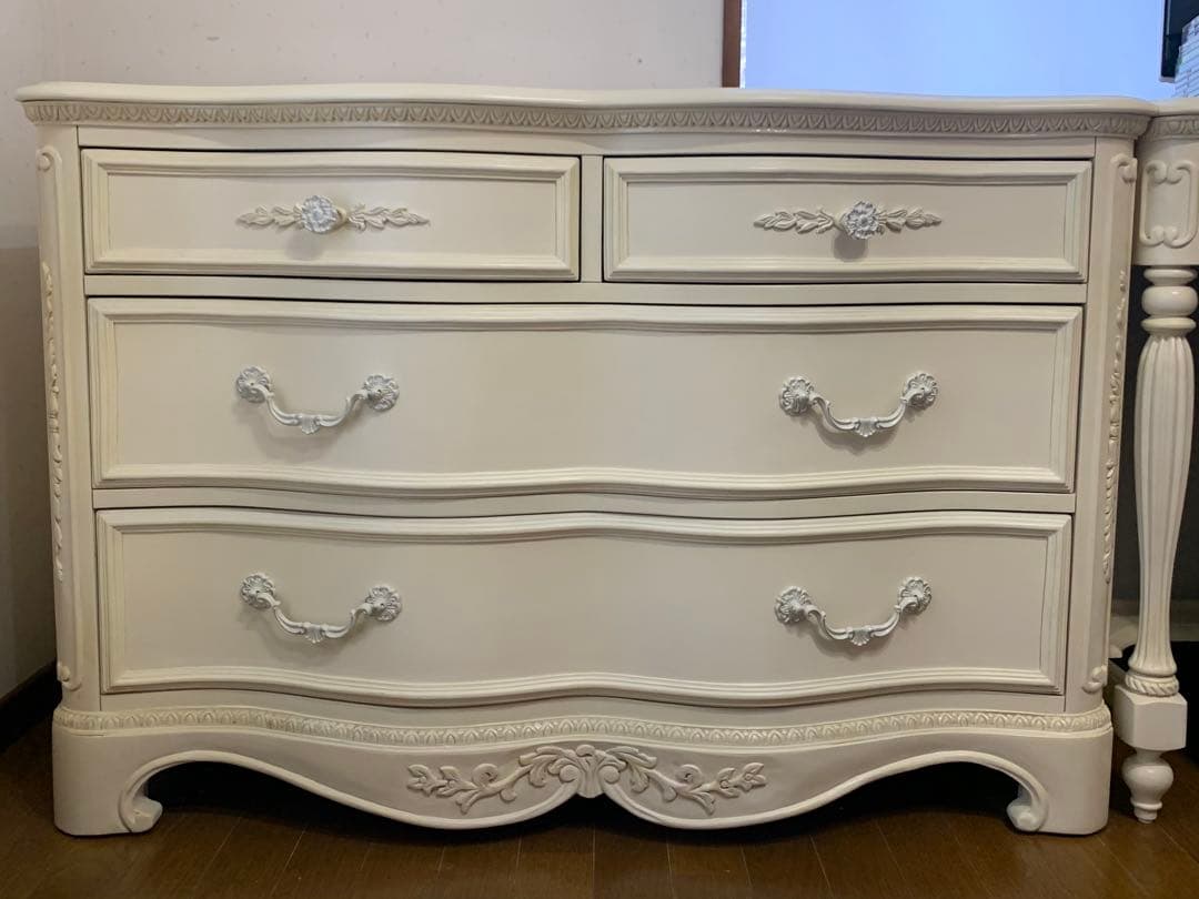 ジェシカ マクリントック　ホワイト　チェスト　白　輸入　家具　タンス