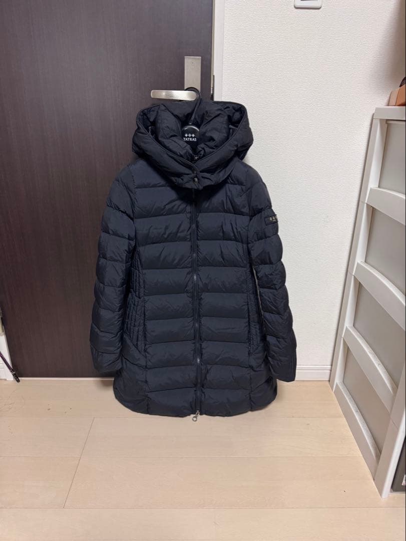 美品　正規品　タトラス　ポリテアマ　ダウンコート　ブラック