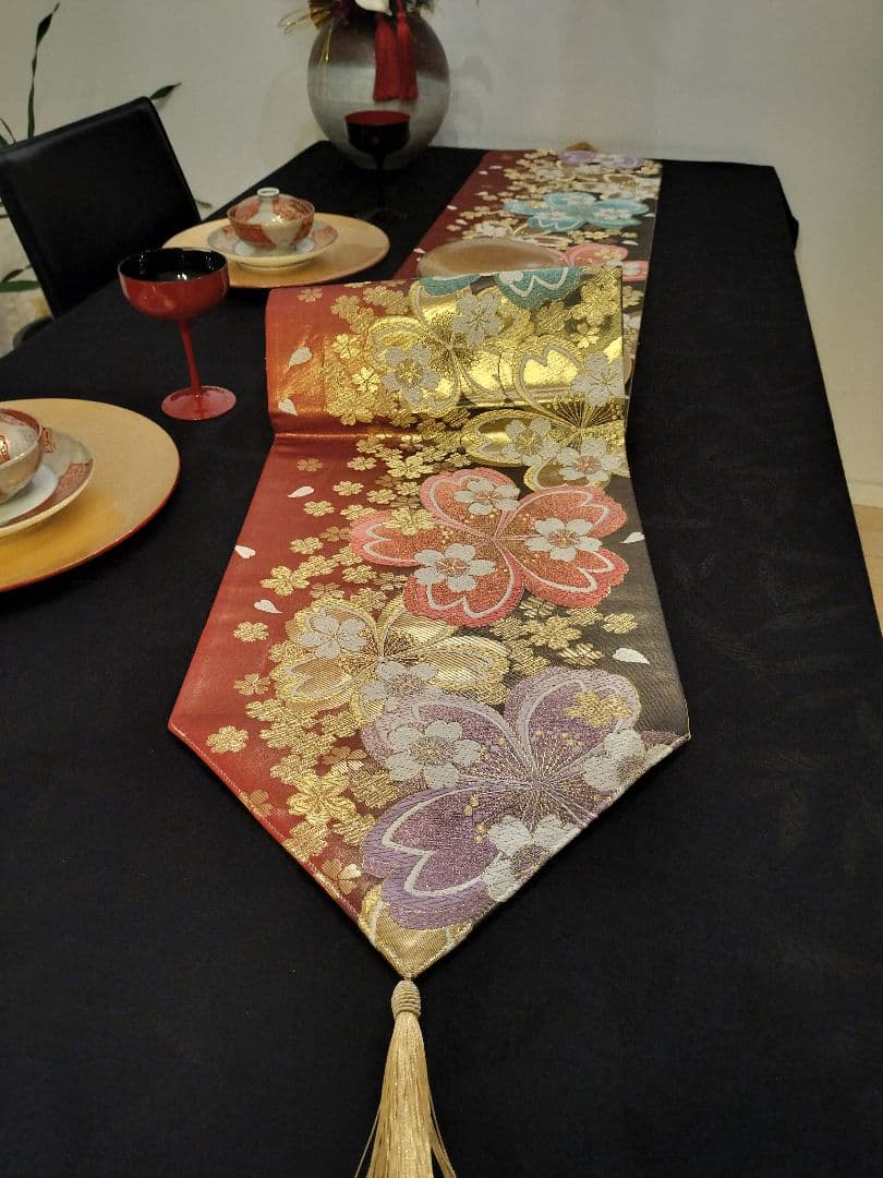 A958★逸品‼️豪華刺繍‼️ひな祭り‼️テーブルランナー2m2cm