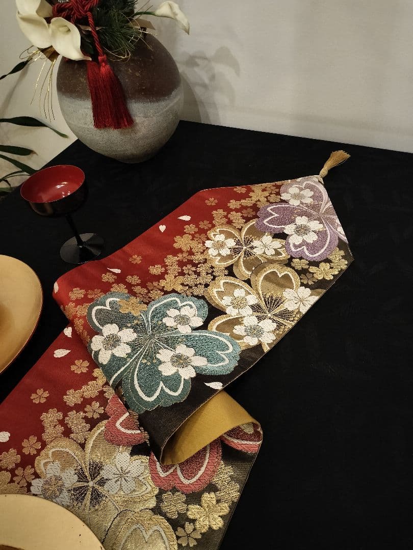 A958★逸品‼️豪華刺繍‼️ひな祭り‼️テーブルランナー2m2cm