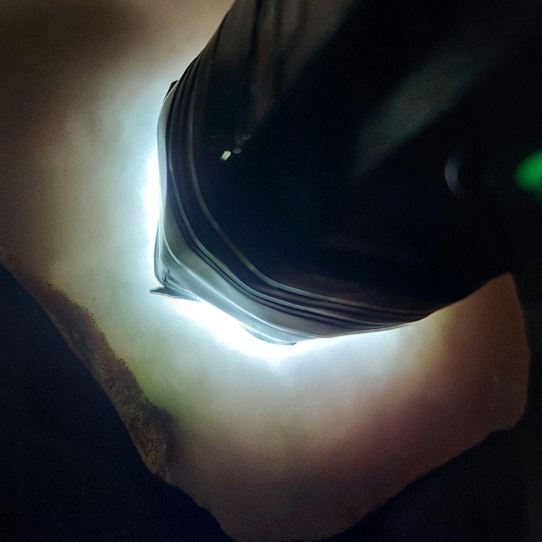 淡いピンクが綺麗で大きな JADEITE 本翡翠 原石 1面磨き 517