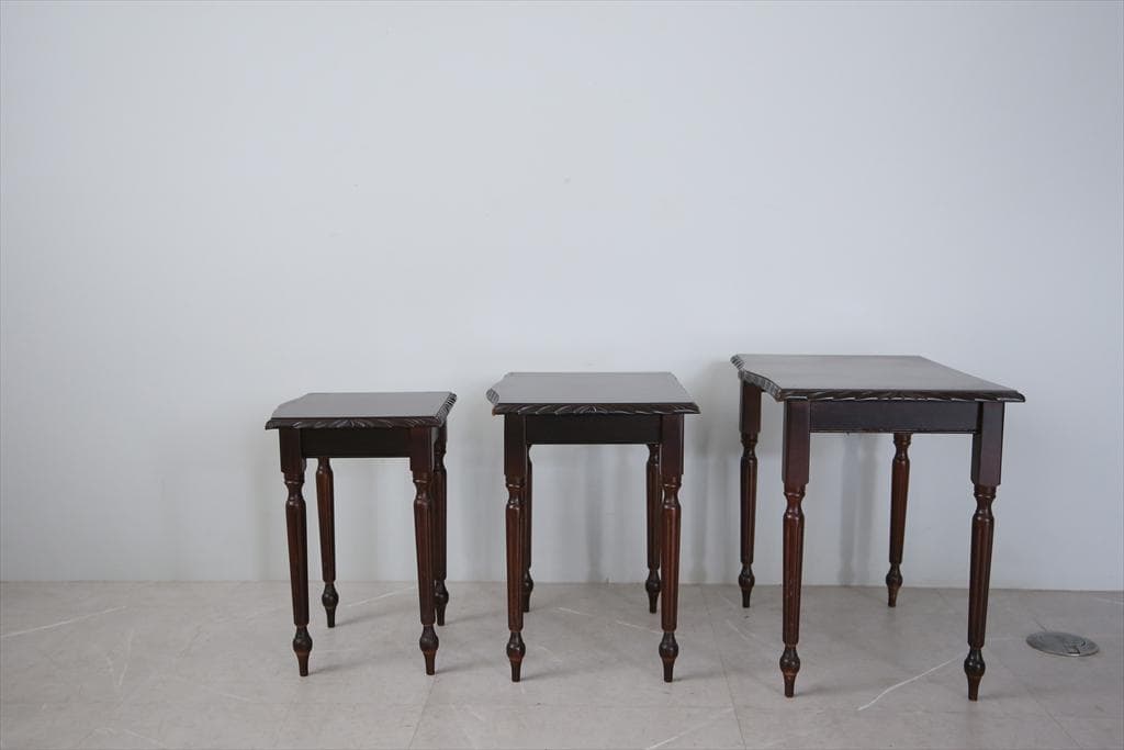 英国アンティーク木製ネストテーブル3台/机/飾り棚/サイドテーブル(89-300