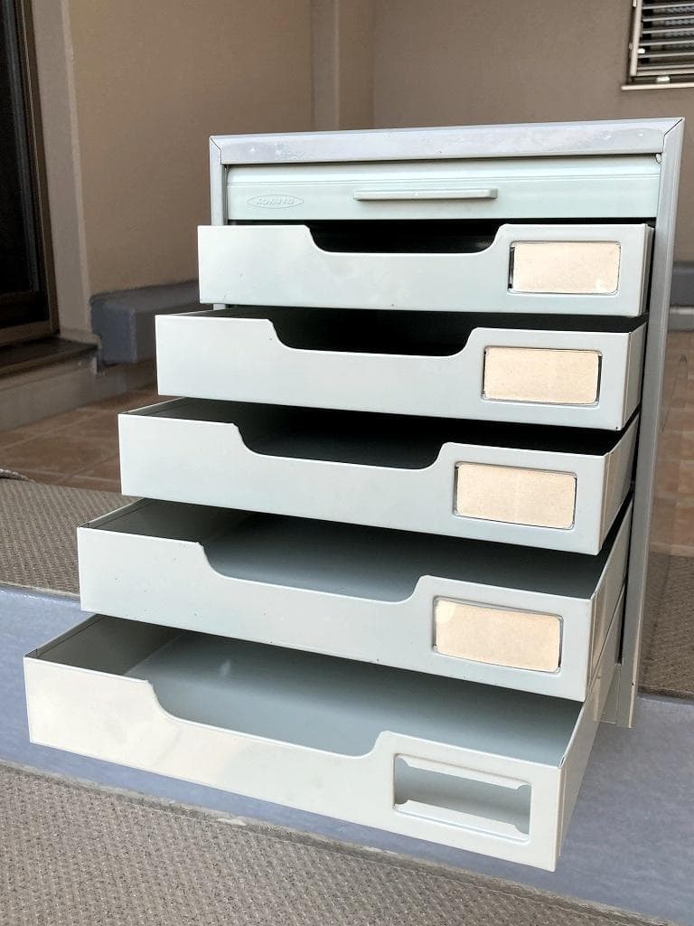 売約済み　美品　KOKUYO　蛇腹シャッター　鍵付　５段　書類・レターケース