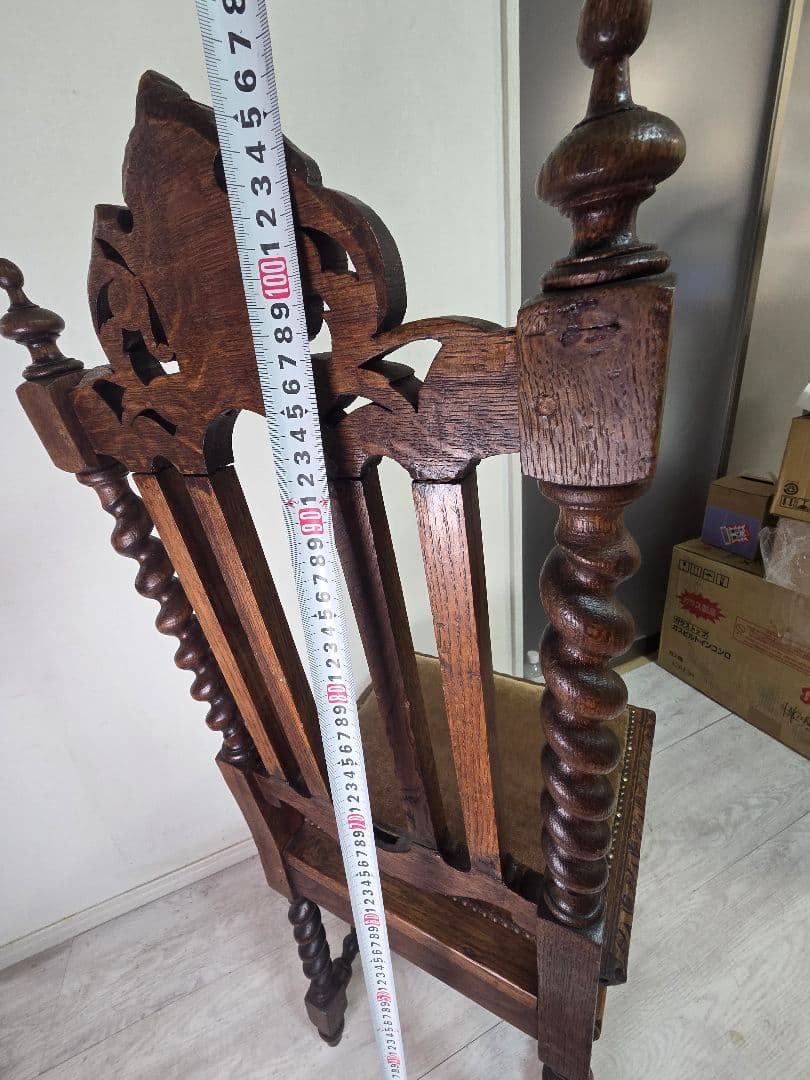 希少　アンティーク　ツイストレッグチェア　アンティーク 木製 　彫刻入り椅子