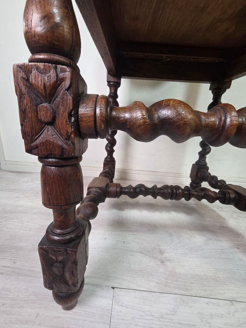 希少　アンティーク　ツイストレッグチェア　アンティーク 木製 　彫刻入り椅子
