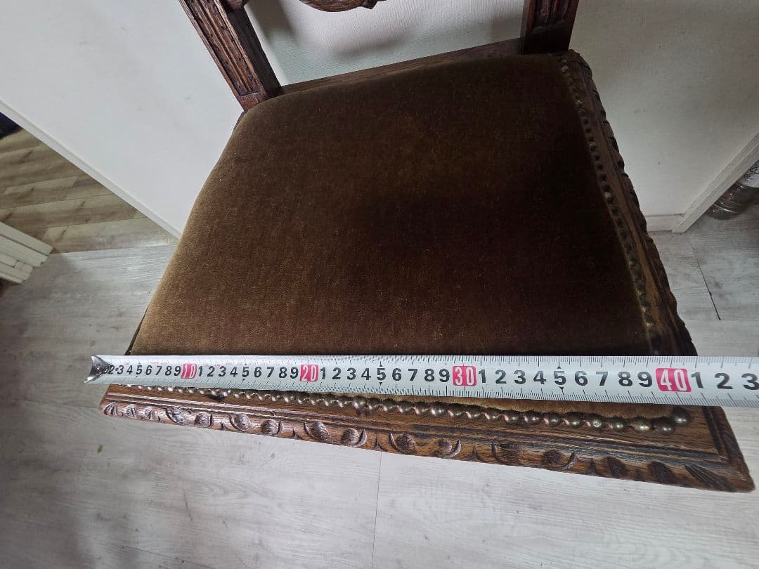 希少　アンティーク　ツイストレッグチェア　アンティーク 木製 　彫刻入り椅子