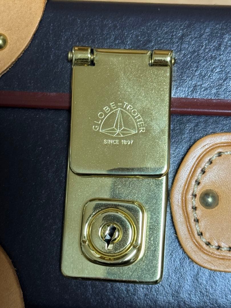 GLOBETROTTER 1897グローブトロッター スリムアタッシュ 紺