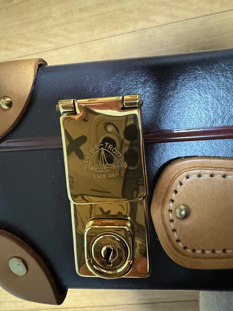 GLOBETROTTER 1897グローブトロッター スリムアタッシュ 紺