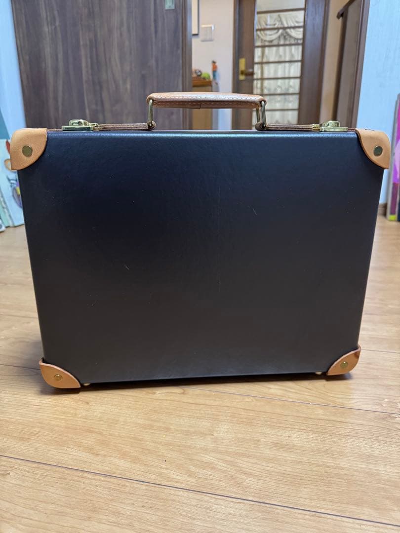 GLOBETROTTER 1897グローブトロッター スリムアタッシュ 紺