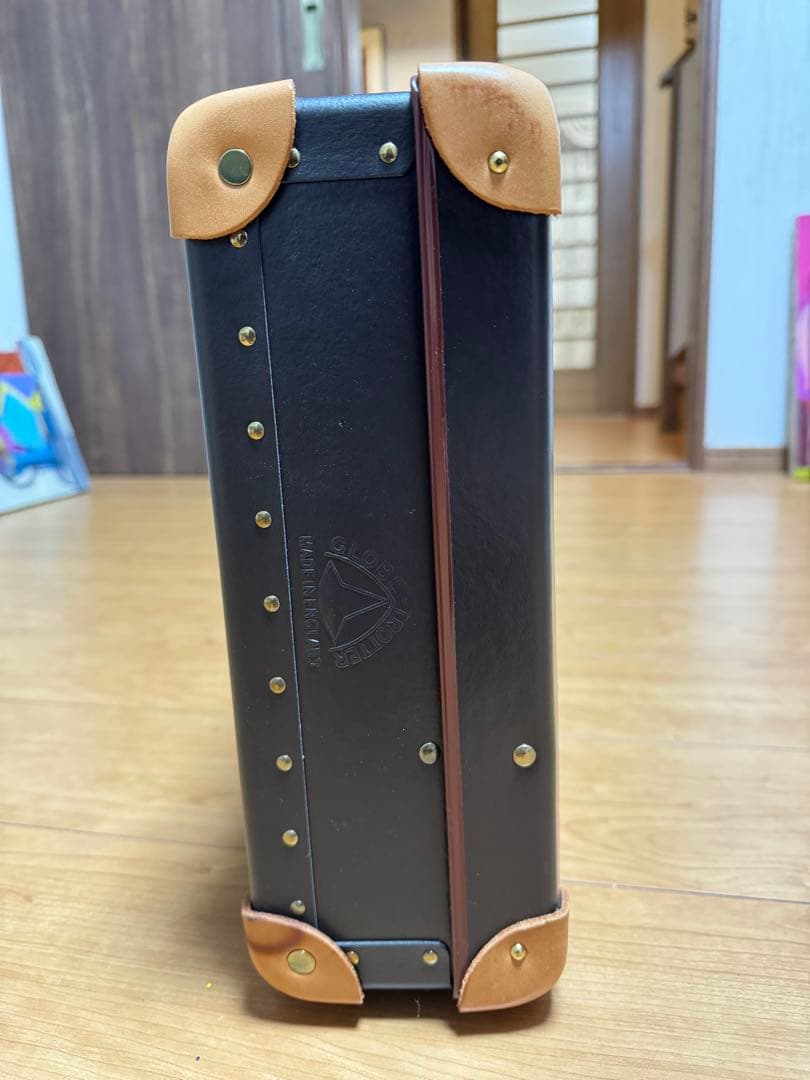 GLOBETROTTER 1897グローブトロッター スリムアタッシュ 紺