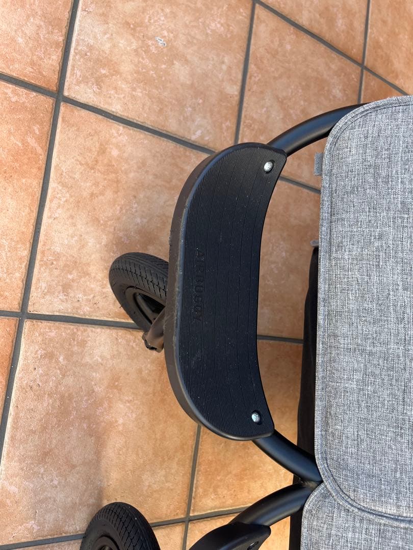 エアバギー　ココダブル　グレー