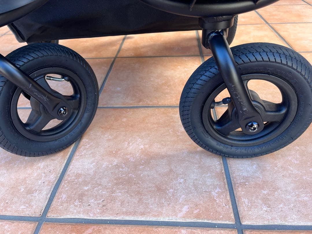 エアバギー　ココダブル　グレー