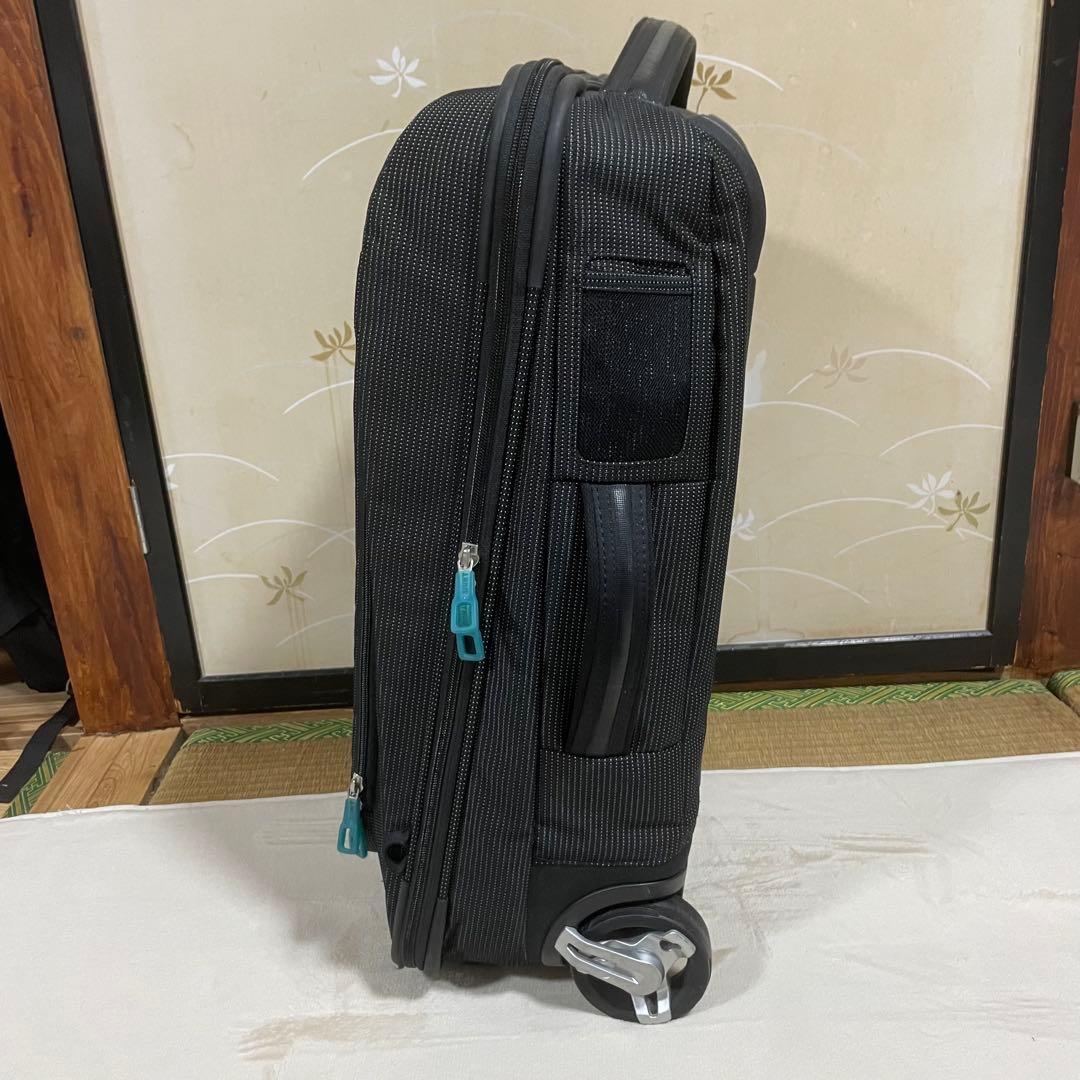 【即完売品】【美品】 THULE キャリーケース　CROSSOVER 38L