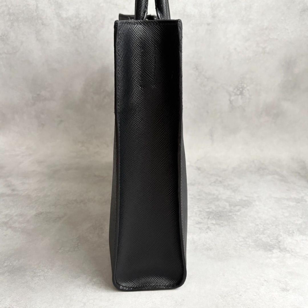 コメント割引適用済み!PRADA 2025最新/現行 レザー トートバッグ