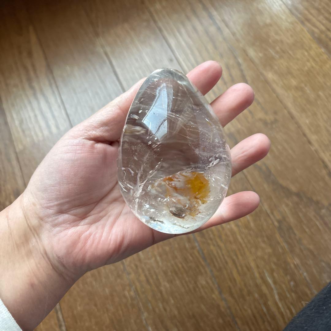 ヒマラヤ水晶ヒーラー共生　たまご型　約93ミリ!!! 台座付き