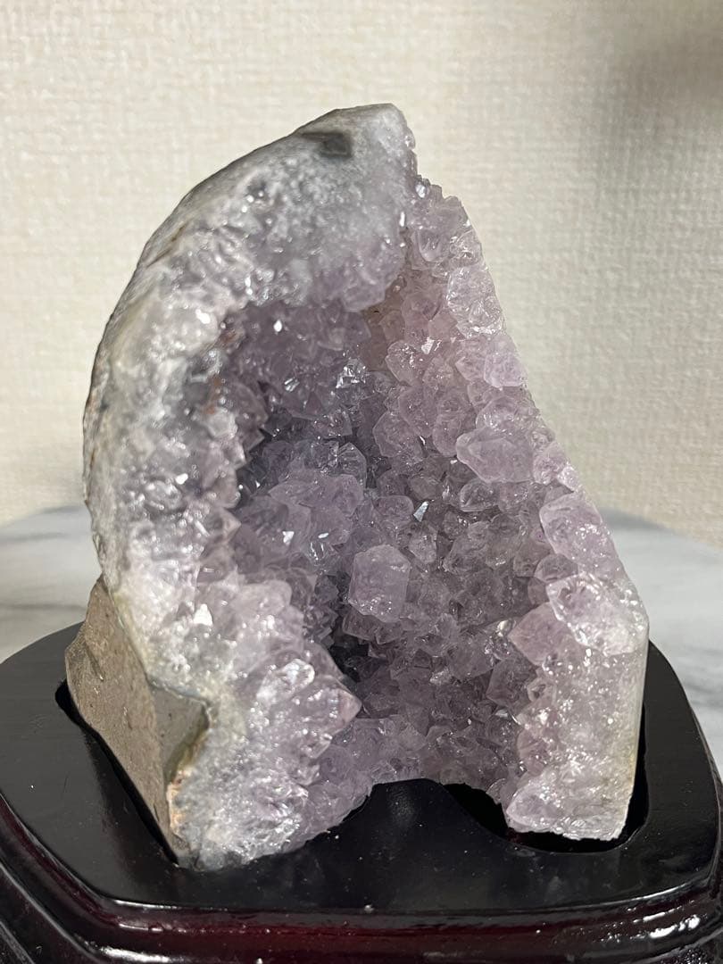 【天然石】③アメジストドーム　紫水晶 ラベンダー ジオード　原石　置物 台座付き