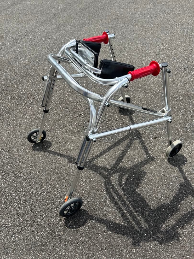 PCW 歩行器　障害児 ウォーカー