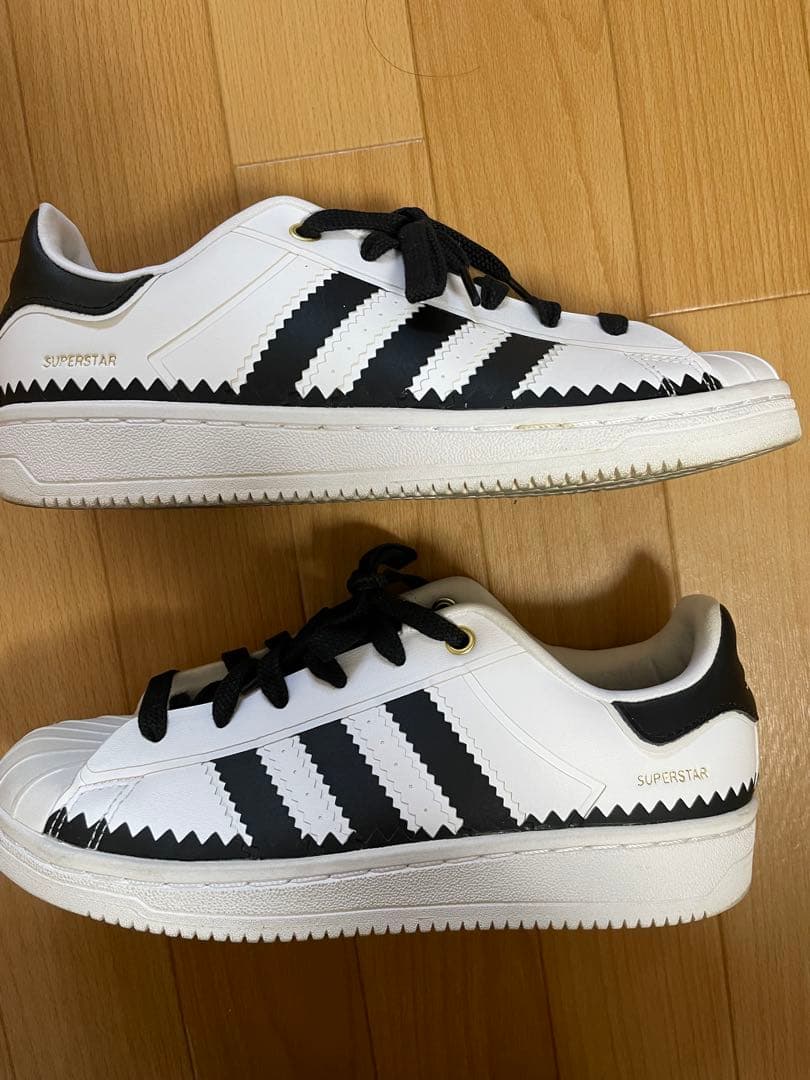 週末限定　アディダス　スーパースター　ホワイト　ブラック　24.5センチ