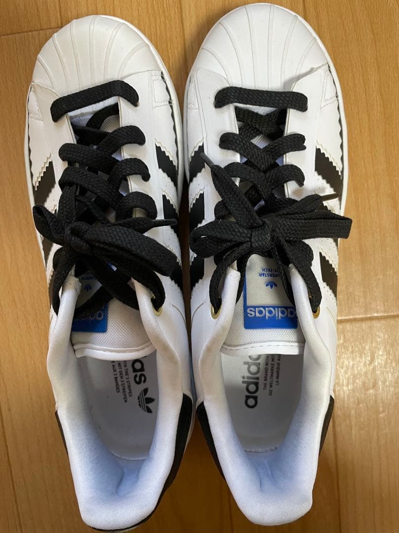 週末限定　アディダス　スーパースター　ホワイト　ブラック　24.5センチ