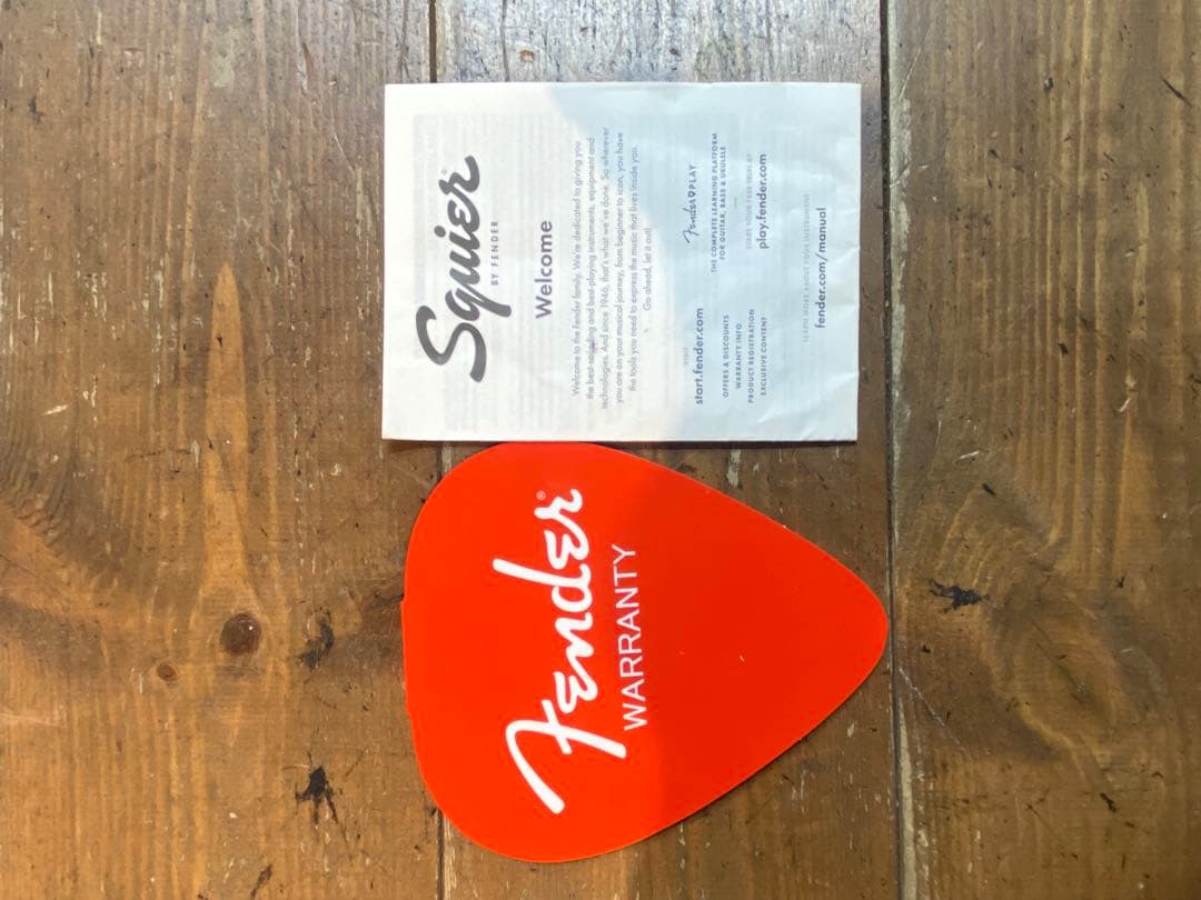 Squier by Fender ストラトキャスター　LST-MINI ピンク