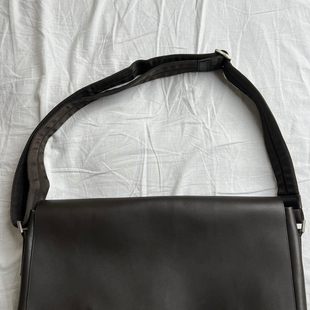 バッグ PRADA leather messenger bag dark brown