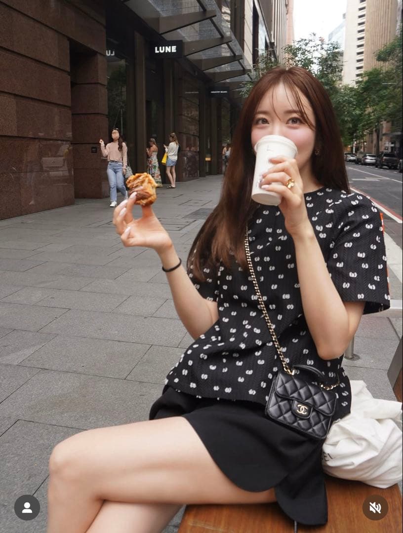 美品レアheyon ヘヨン tsubutsubu ブラウス