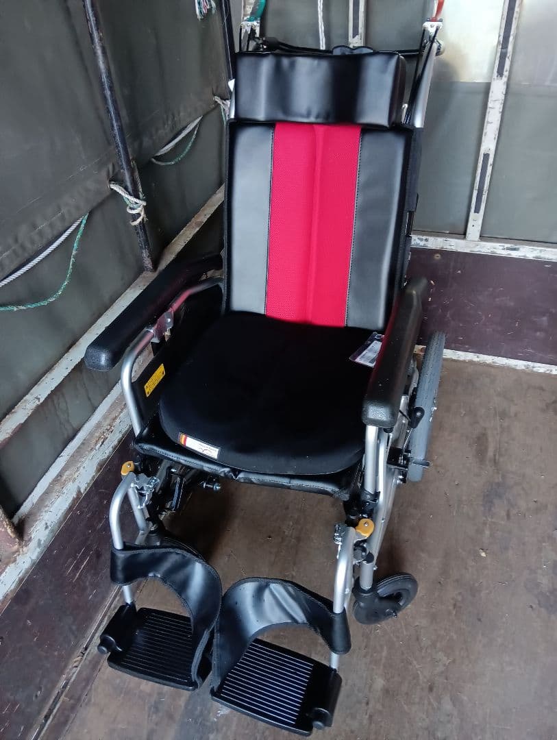 【美品】MIKI/ミキ介助型車いすTRC-1ティルトリクライニング折りたたみ