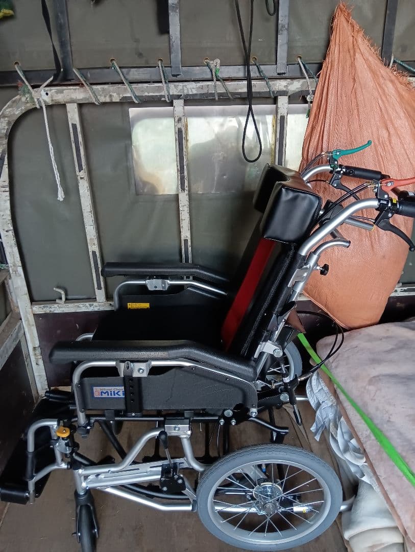 【美品】MIKI/ミキ介助型車いすTRC-1ティルトリクライニング折りたたみ