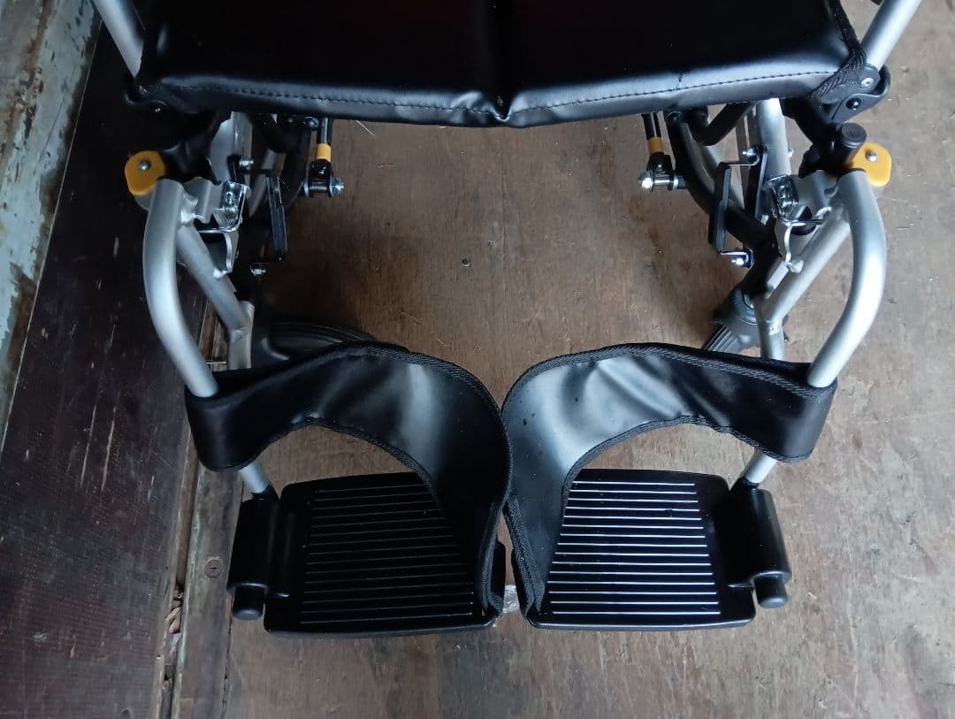 【美品】MIKI/ミキ介助型車いすTRC-1ティルトリクライニング折りたたみ