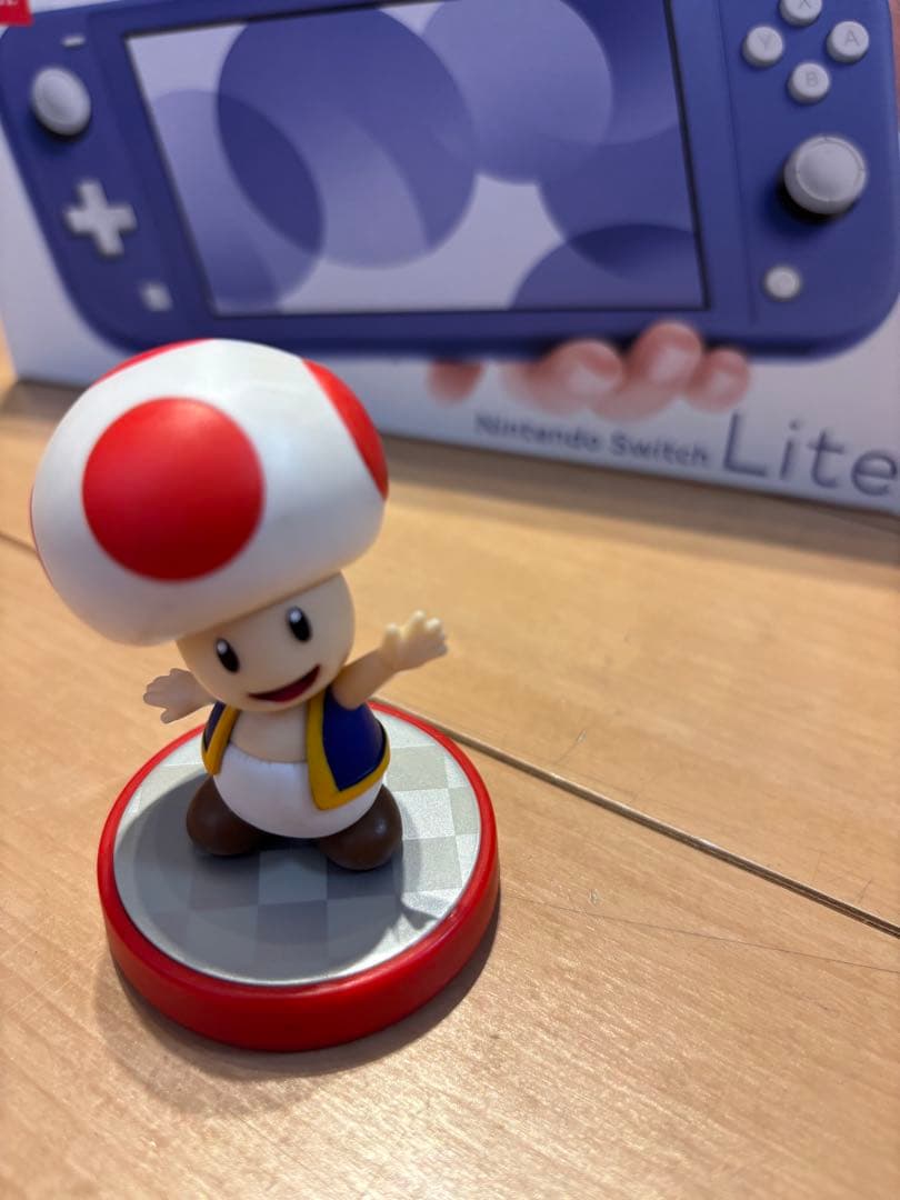 Nintendo Switch Lite ブルー　おまけ⭐︎アミーボ付き