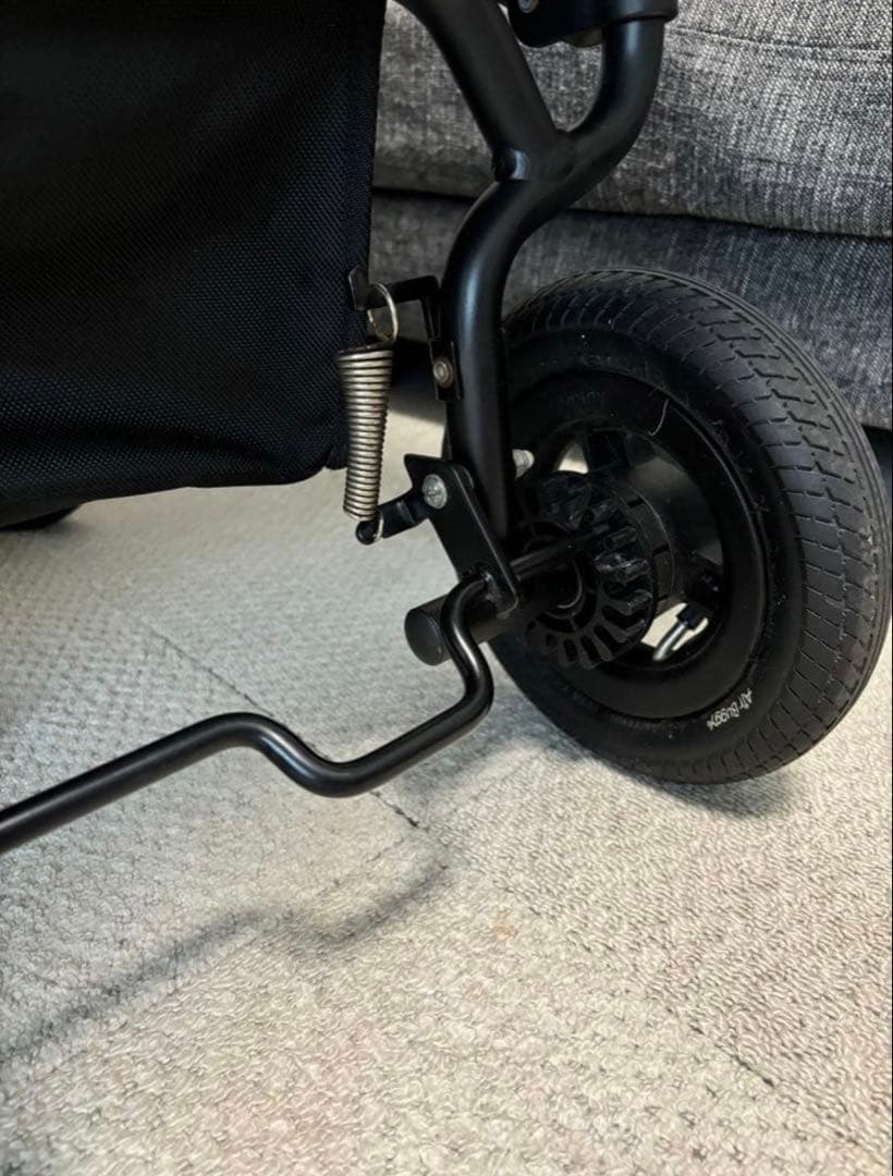 ゆ*み様 エアバギー　ココダブル　ブラック　イーバギーハンドル付き