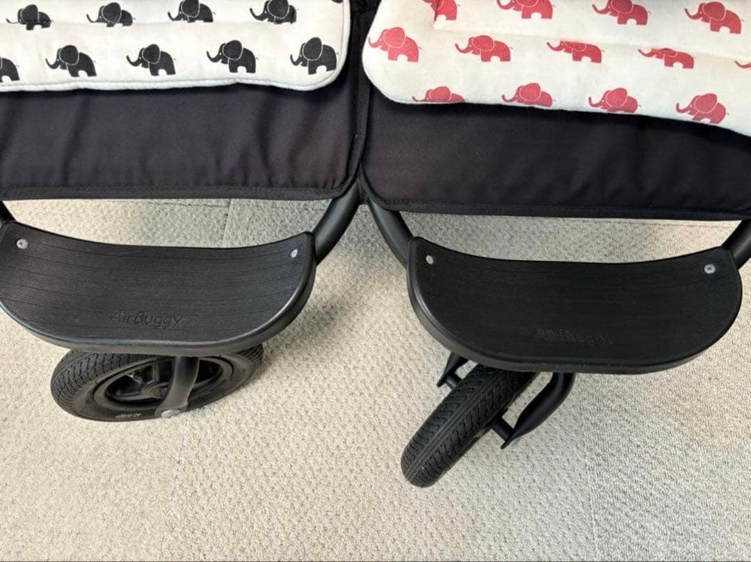 ゆ*み様 エアバギー　ココダブル　ブラック　イーバギーハンドル付き