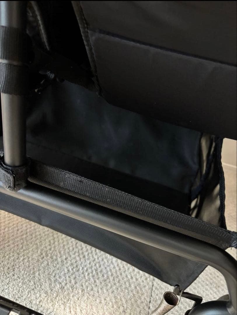 ゆ*み様 エアバギー　ココダブル　ブラック　イーバギーハンドル付き