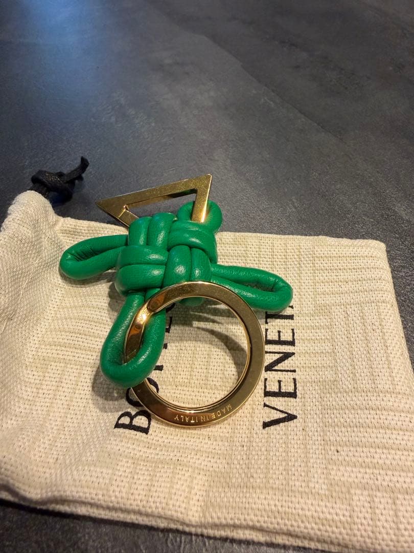 ボッテガヴェネタ トライアングル キーリング