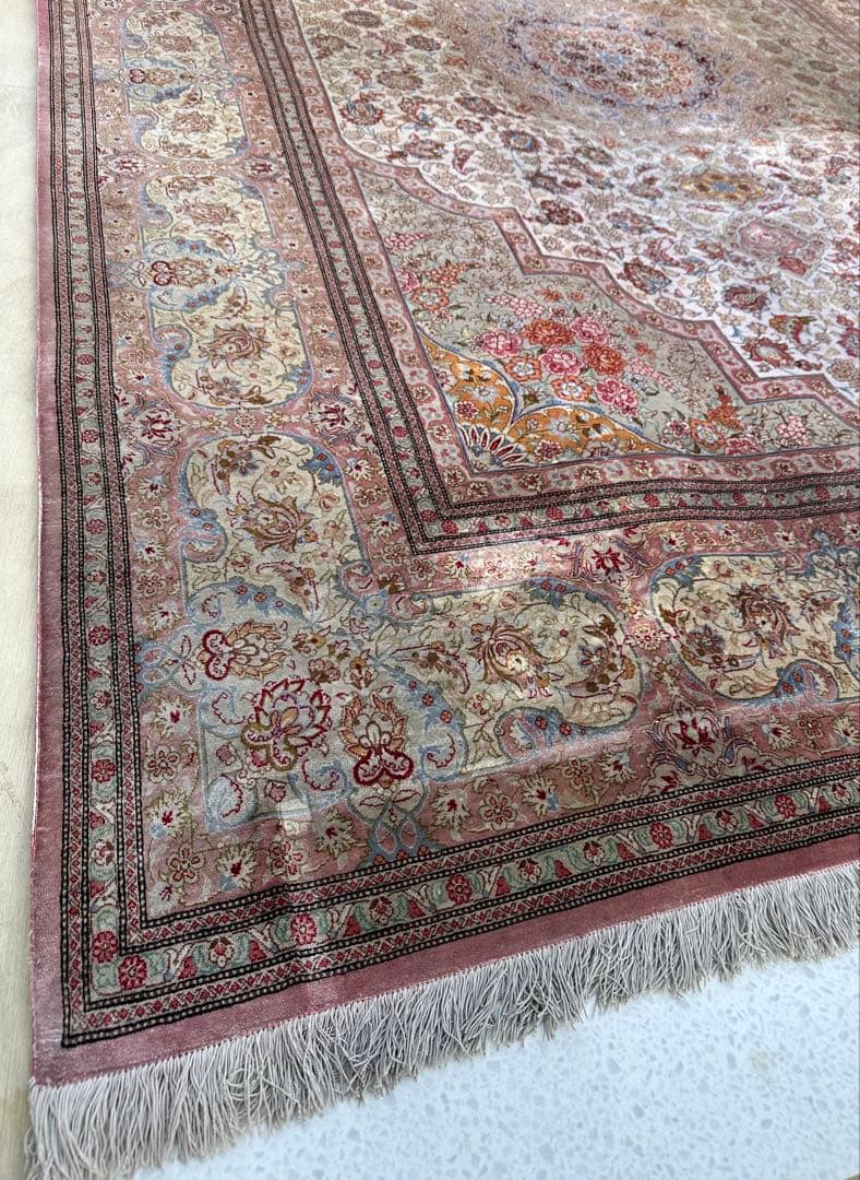 ペルシャ絨毯 クム産 工房サイン シルク100% 手織り 301×198cm